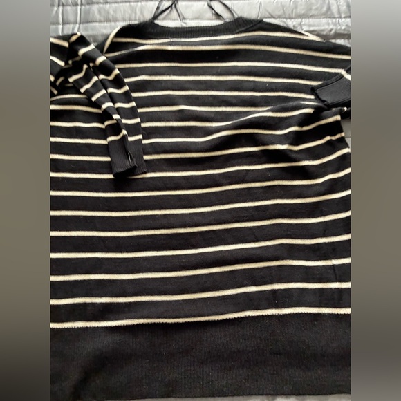 Max Studio Black and Cream Wool Sweater - Picture 8 of 8